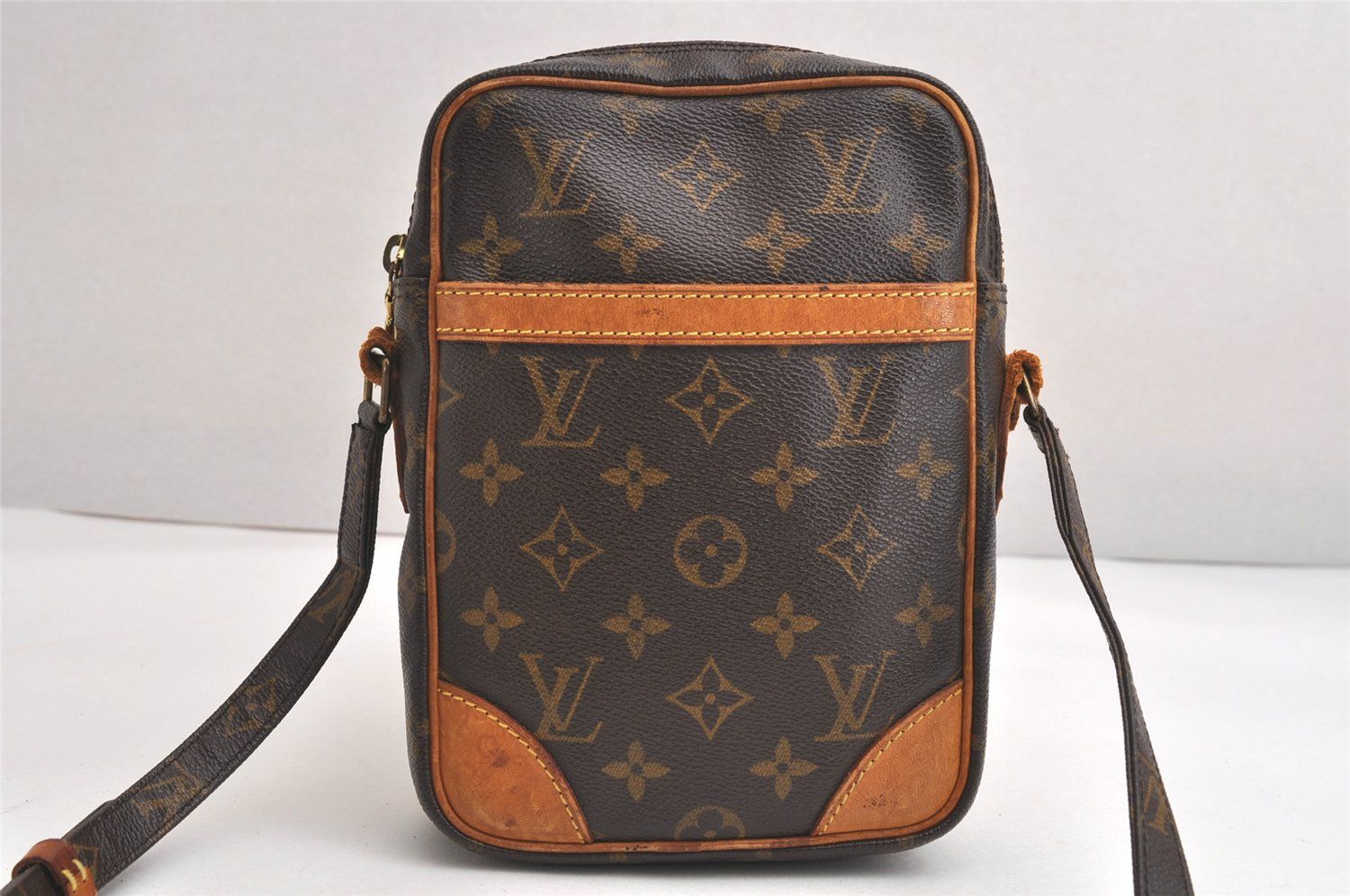 LOUIS VUITTON ルイヴィトン モノグラム ダヌーブ ショルダークロスボディーバッグ M45266 LV 4302N