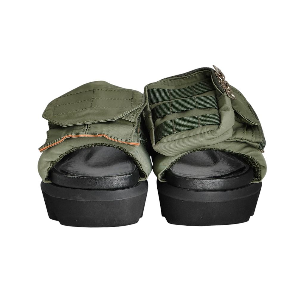 オリーブグリーン