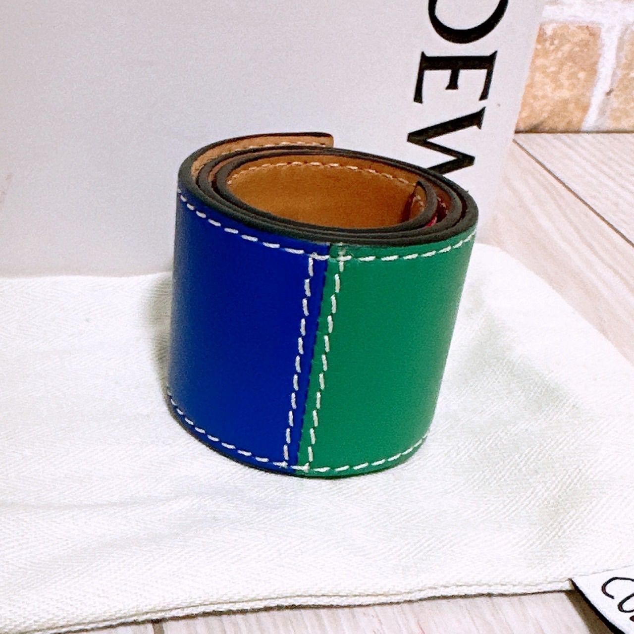 格安)LOEWE(ロエベ) スラップ ブレスレット バングル - メルカリ