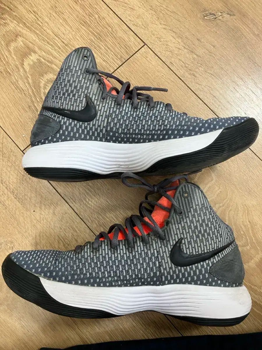 ナイキ ハイパーダンク 2017 ダークグレー ブラック バスケシューズ スニーカー 265