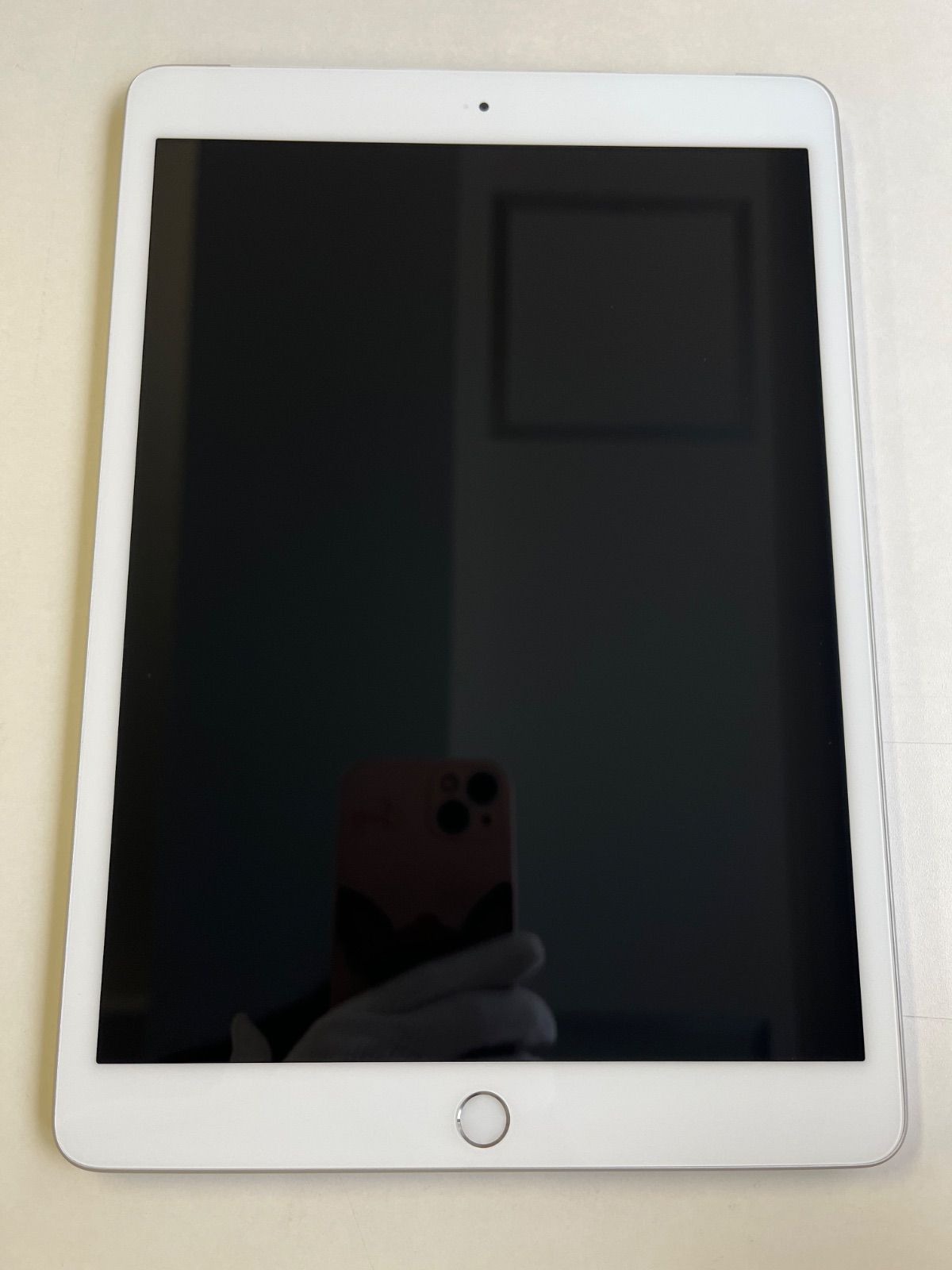 iPad 第8世代 32 GB Wi-Fi Cellularモデル シルバー MYMJ 2 J A