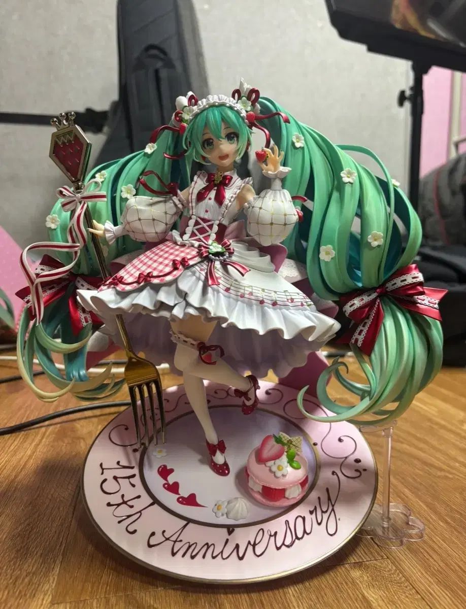 初音 ミク15周年 記念 いちごミク スケール 1 7