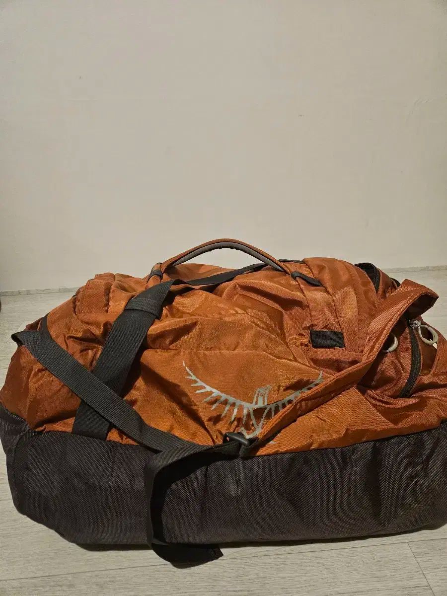 オスプレイ OSPREY バックパック 登山リュック オレンジ