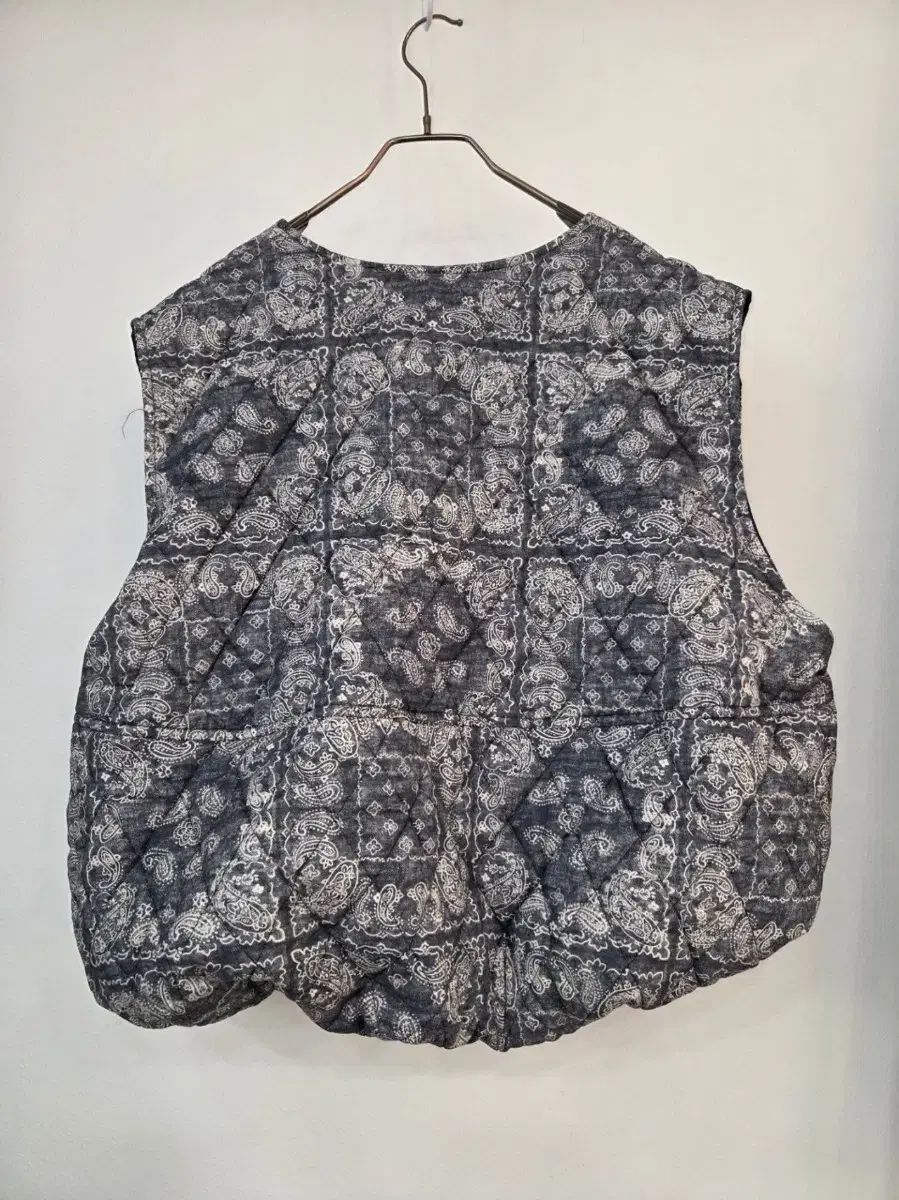 ペイズリーバルーンキルティングベスト