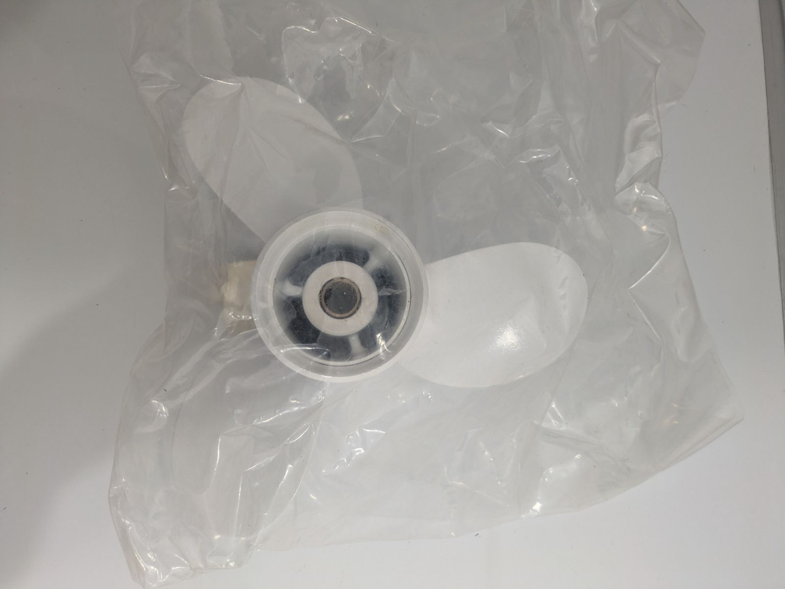  トーハツ TOHATSU プロペラ 部品番号3 B 2 W 64517 1 船外機 エンジン プレジャーボート ヨット