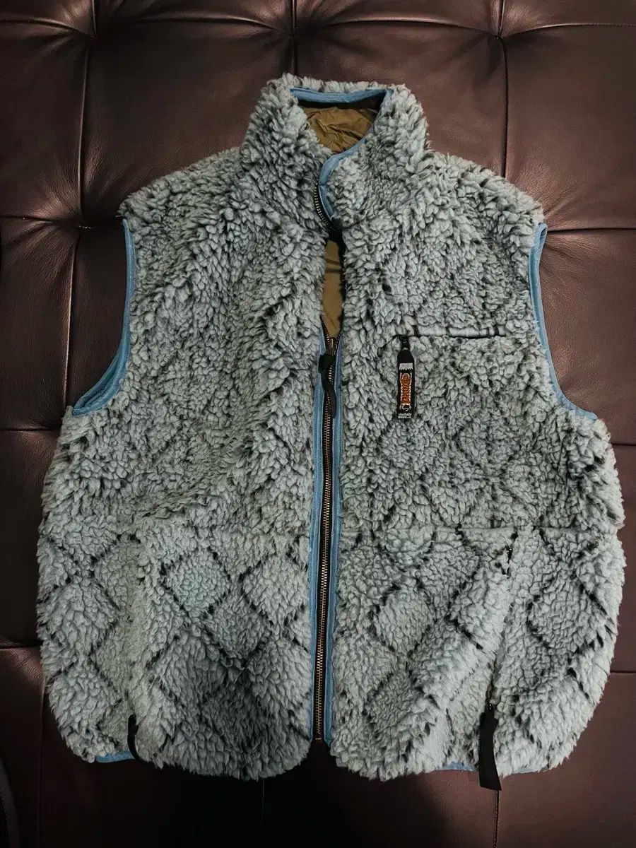 キャピタルSASIKOボア フリース リバーシブル ベスト