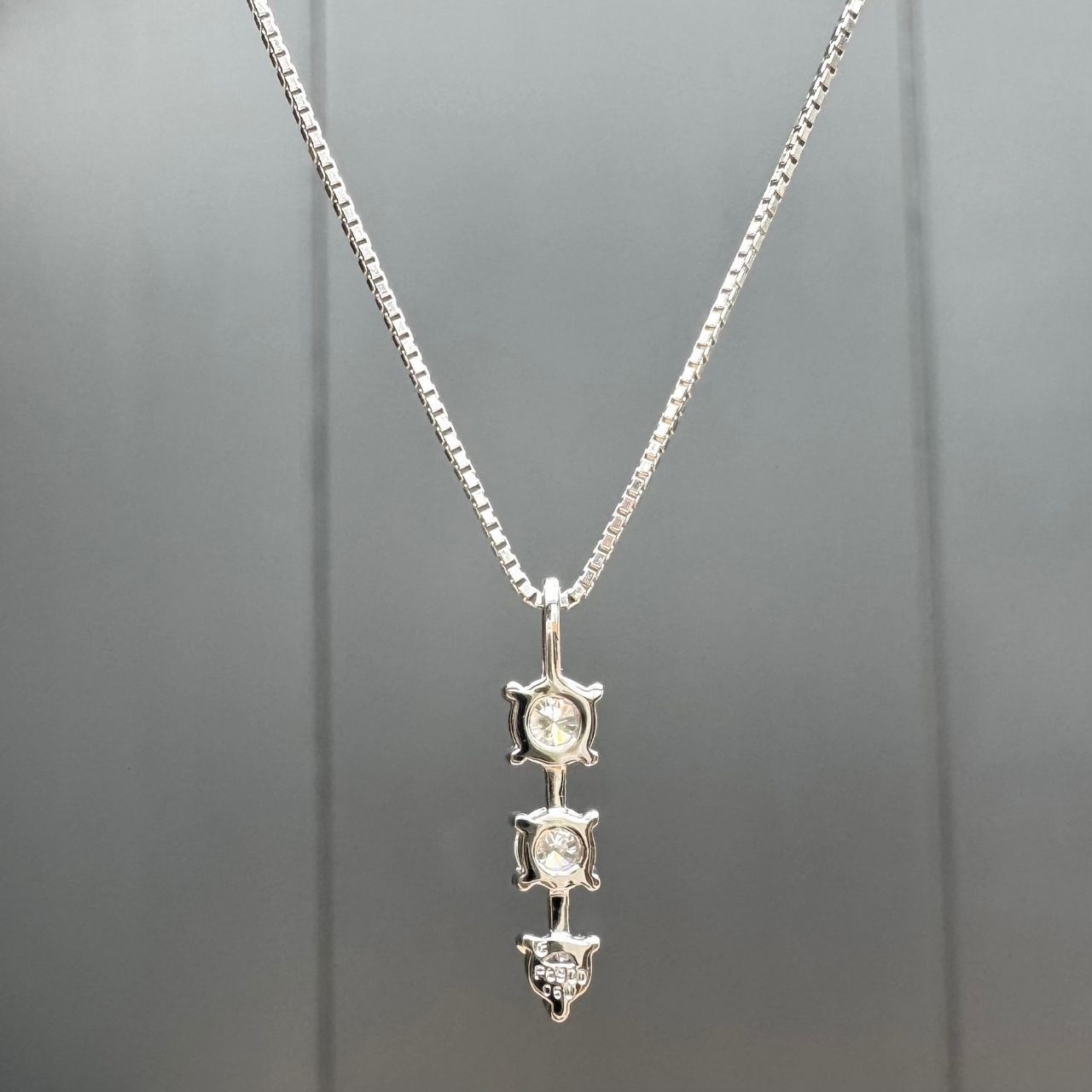 Pt900 ダイヤ計0.50ct デザインネックレス チェーン Pt850　a Pt900 ダイヤ計0.50ct デザインネックレス チェーン Pt850 a