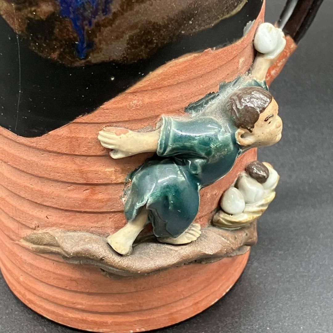 隅田焼 井上良斎作 高浮彫人物 マグカップ 明治期 古陶器 工芸品 署名