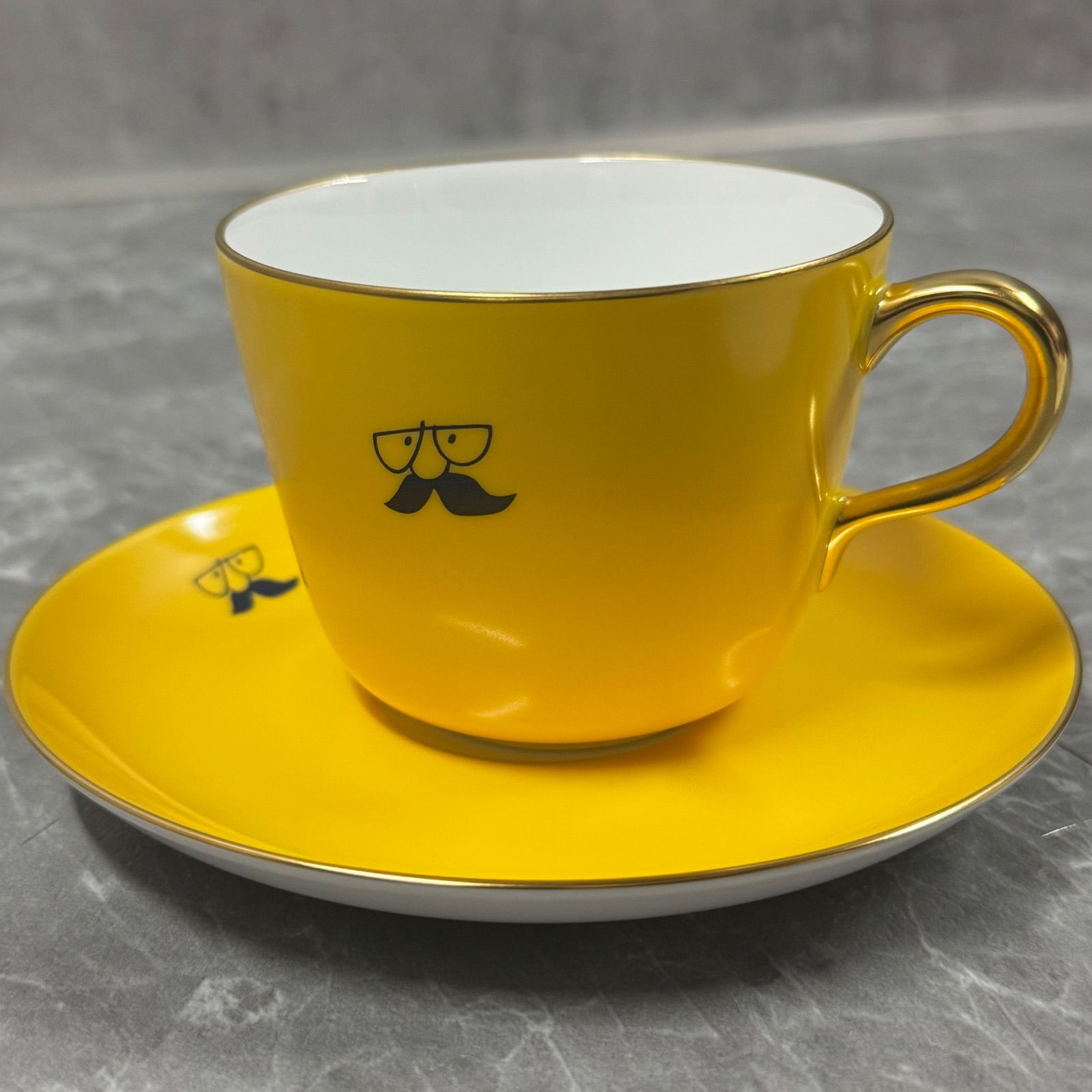 格別の白磁 美の み 大倉陶園 カップ＆ソーサー ひげマーク 磁器