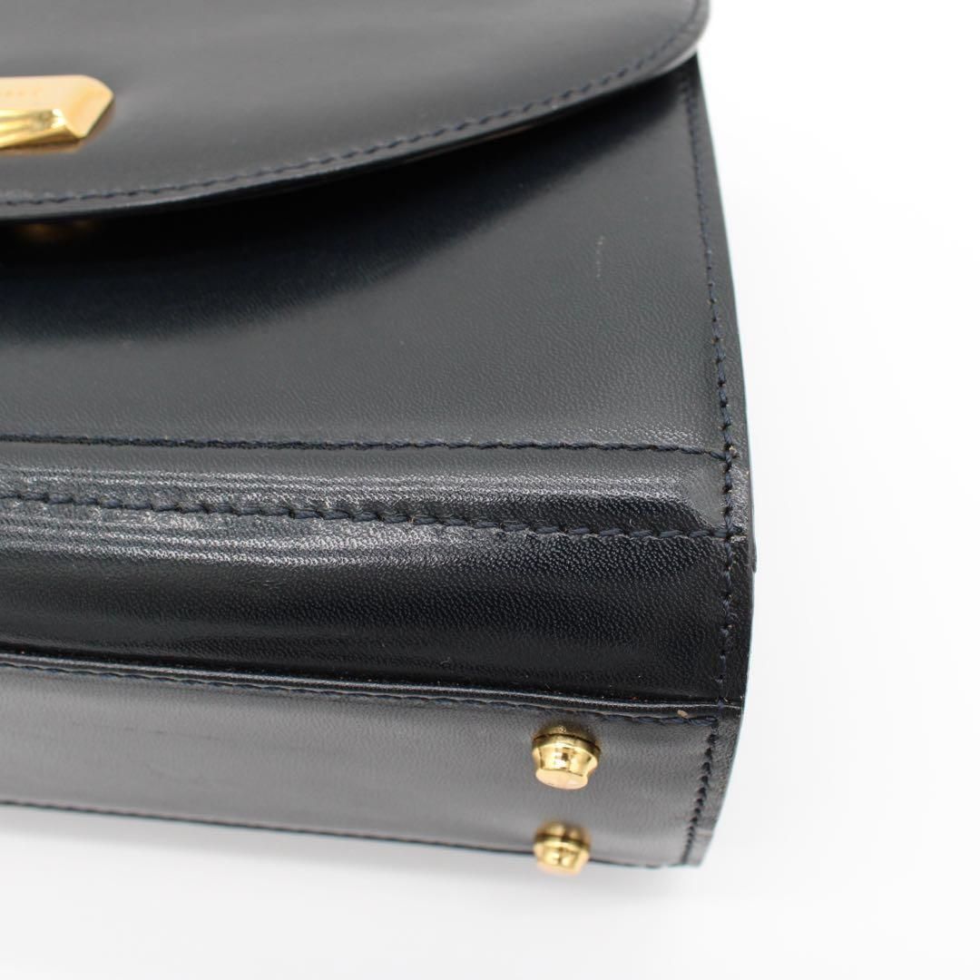 レザー ブラック