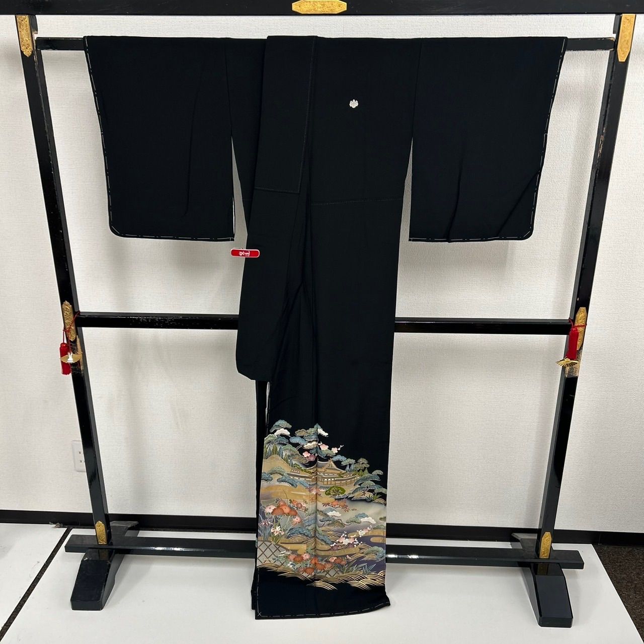 黒留袖 友禅 金箔 上品な染め 裄67 五つ紋 比翼 正絹 着物 MK-1182