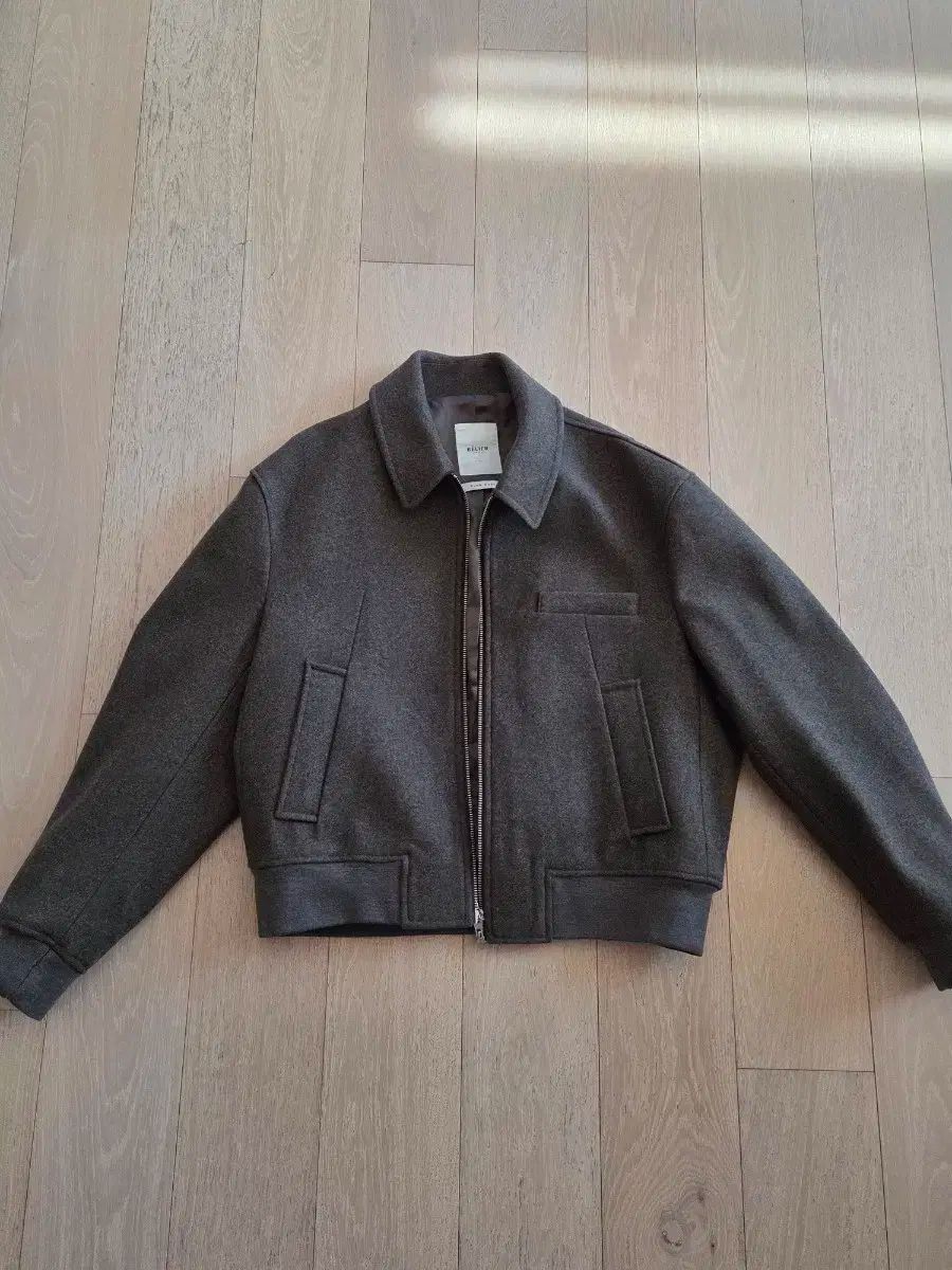 ベルリエ シティTシャツ ブラウン M サイズ