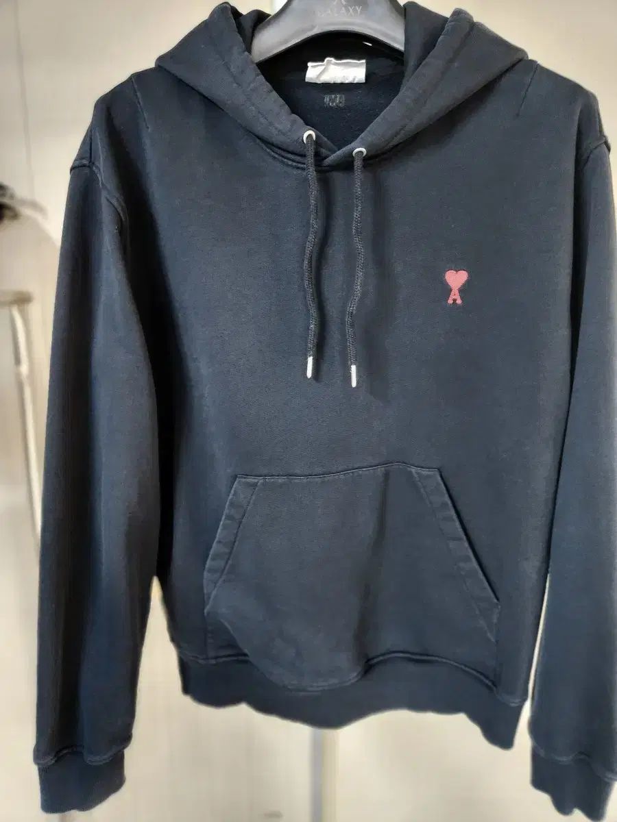 アミ スモール ハート ロゴ フーディー Tシャツ ブラック