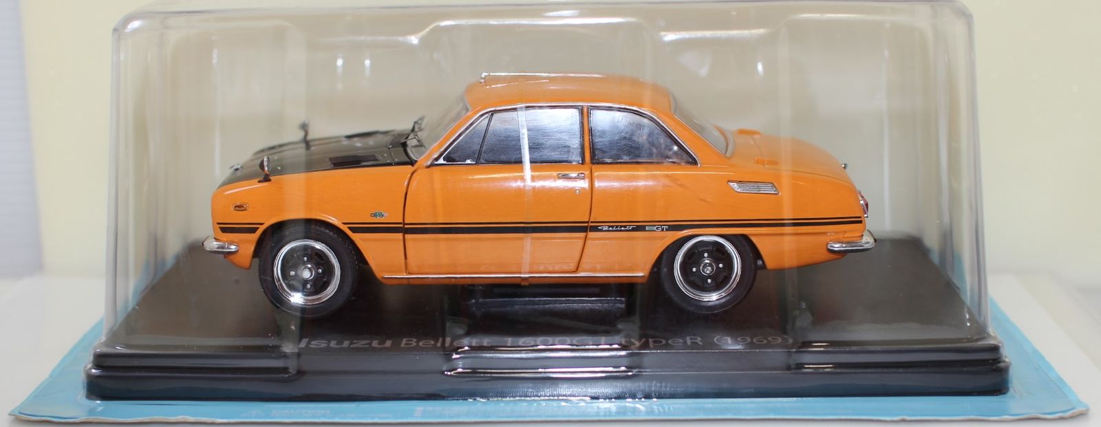 USED 未開封 1/24 国産名車コレクション いすずべレット1600GT typeR