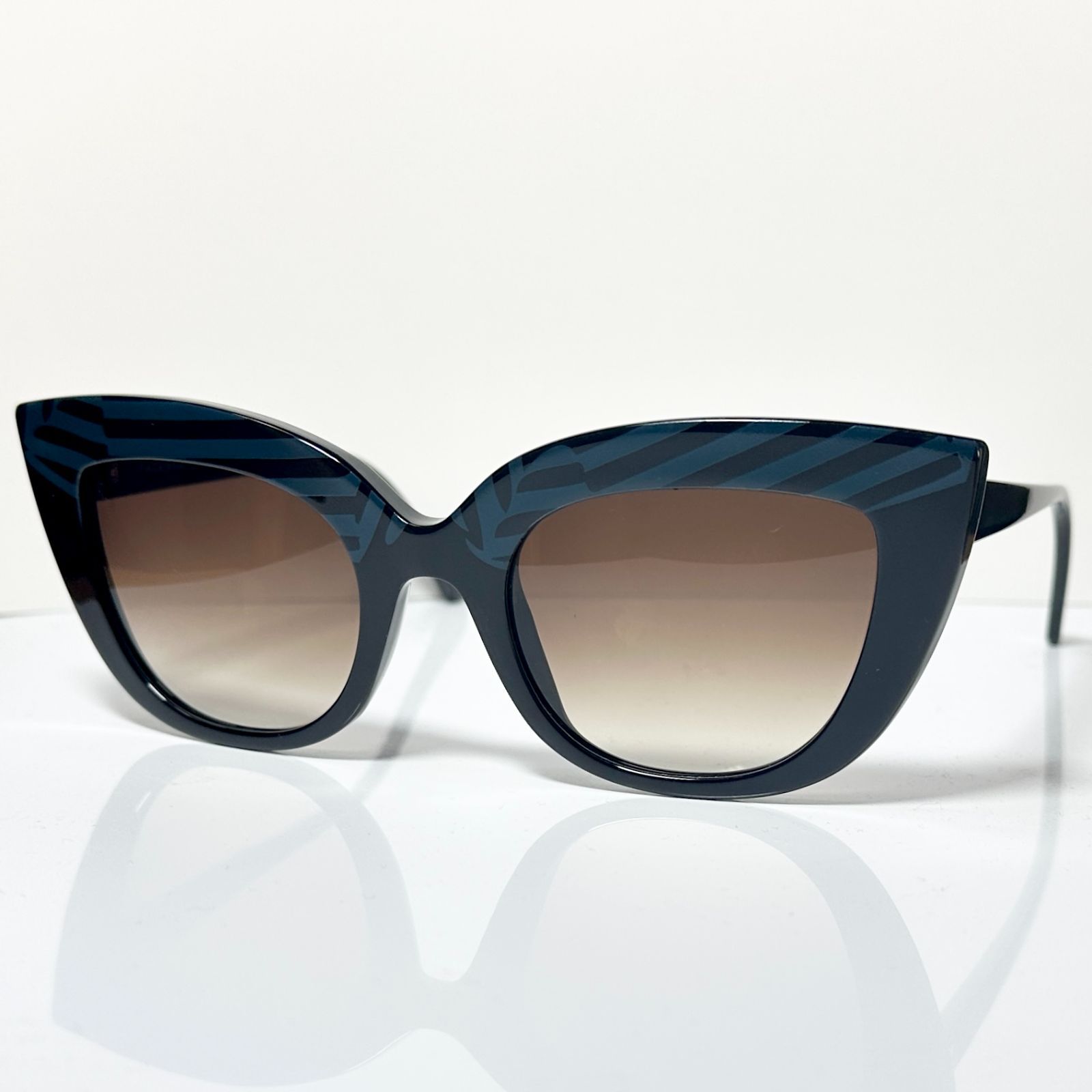 クロス付き メガネ