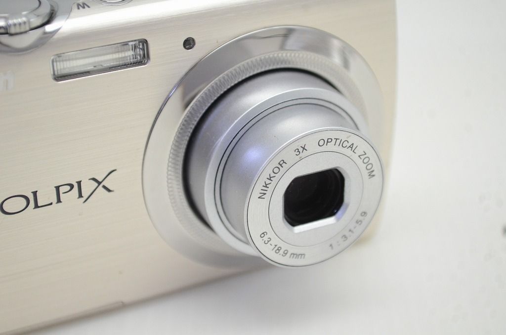 ★美品☆ Nikon COOLPIX S230 シルバーコンパクトデジタルカメラ Amazon | Nikon デジタルカメラ COOLPIX (クールピクス) S230 ソリッド