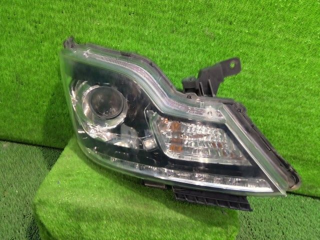 ソリオ DBA-MA15S 右 ヘッドランプ ヘッドライト ASSY バンディット