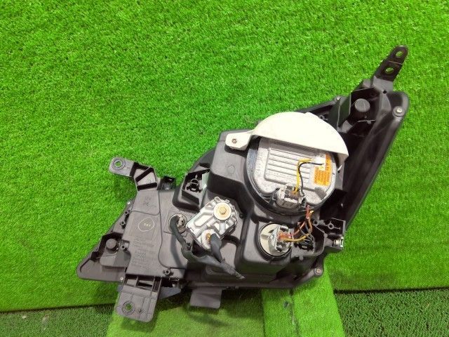 ソリオ DBA-MA15S 右 ヘッドランプ ヘッドライト ASSY バンディット