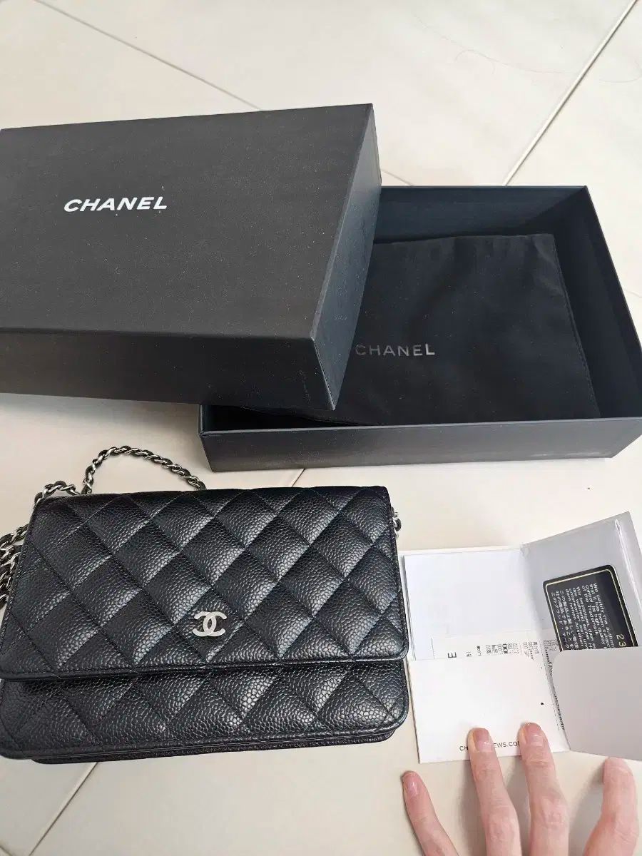 シャネル キャビア ブラック WOC シルバー