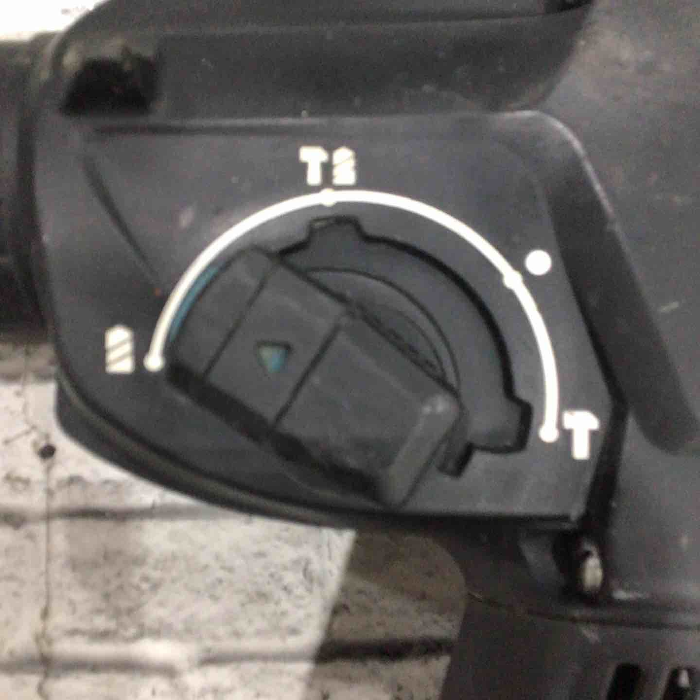 makita コードレスハンマドリル