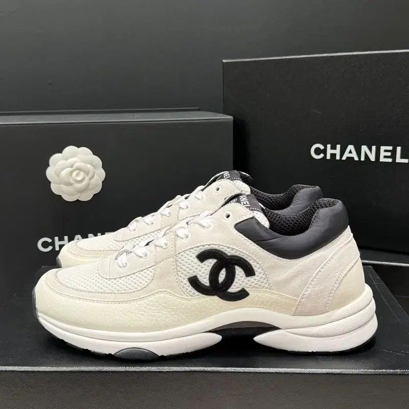 シャネル メッシュ カーフスキン クルーズ スニーカー 白 アイボリー