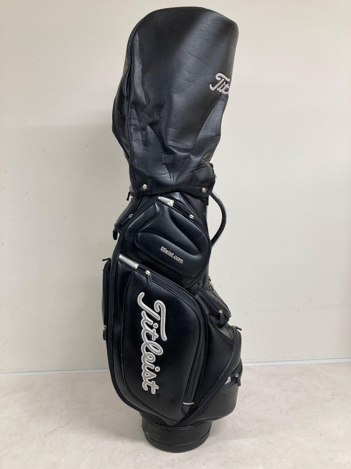 タイトリスト キャディバッグ Titleist キャディーバック ゴルフバック Titleist新品タイトリスト ゴルフ プレミアム | 新作 - ホワイト スタンド式 スリム TITLEIST(タイトリスト) キャディバッグ９型