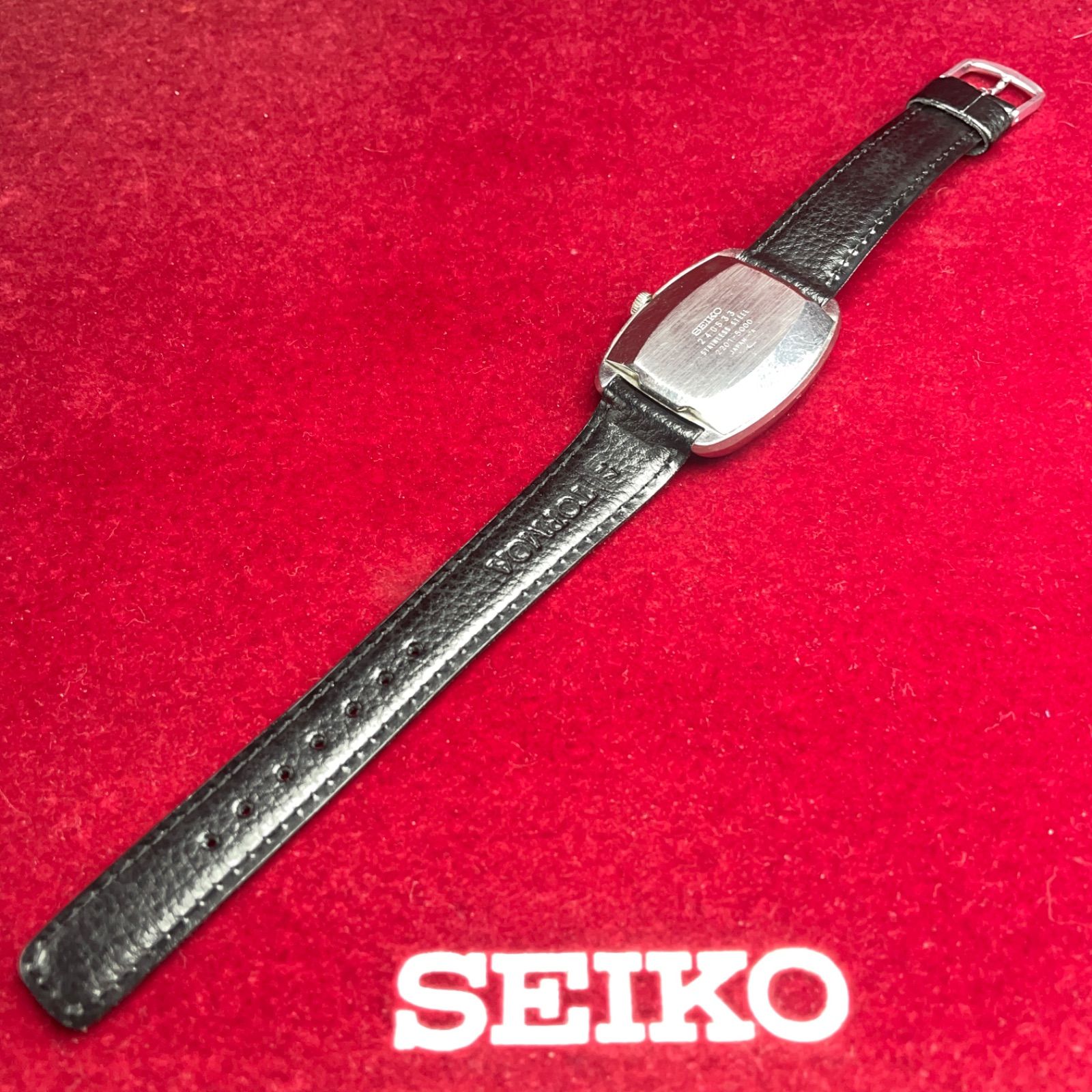 シルバー文字盤 腕時計