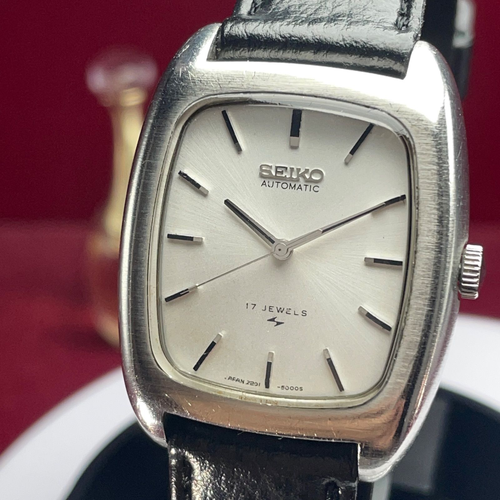 70s SEIKO シャリオ ハイビート 自動巻 トノー型ケース ヴィンテージ アンティーク 稼働品 セイコー シルバー文字盤 腕時計