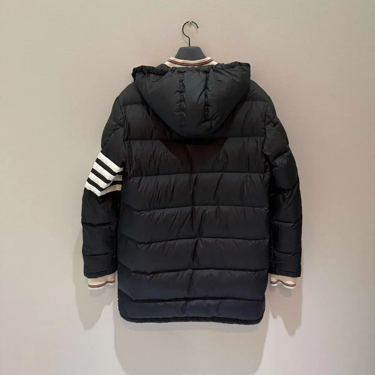 3サイズ トムブラウン 4bar 袖ストライプ ダウン ロング - メルカリ