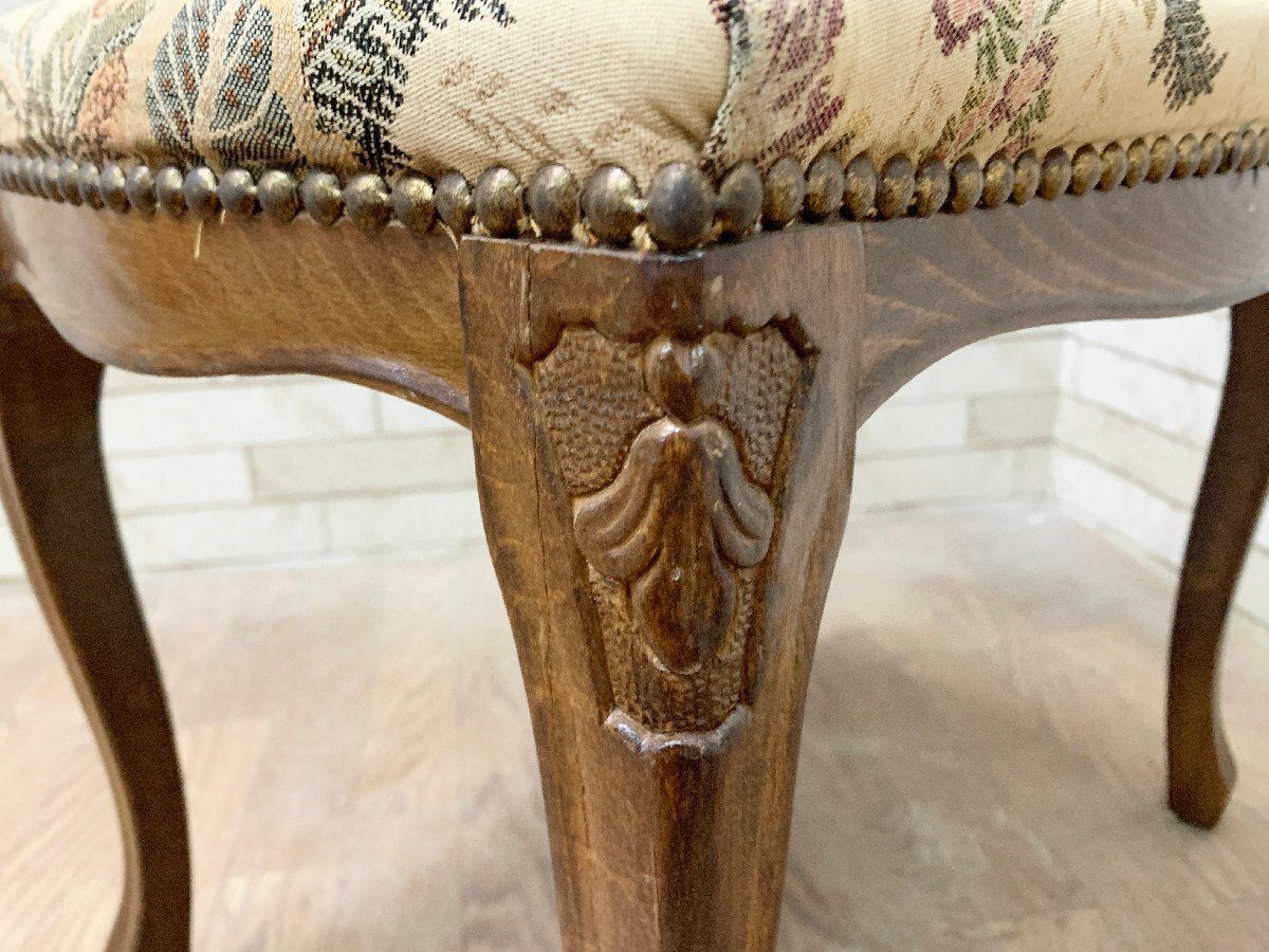 ◇イタリアンクラシック調 スツール 猫脚 鋲打ち ゴブラン織り