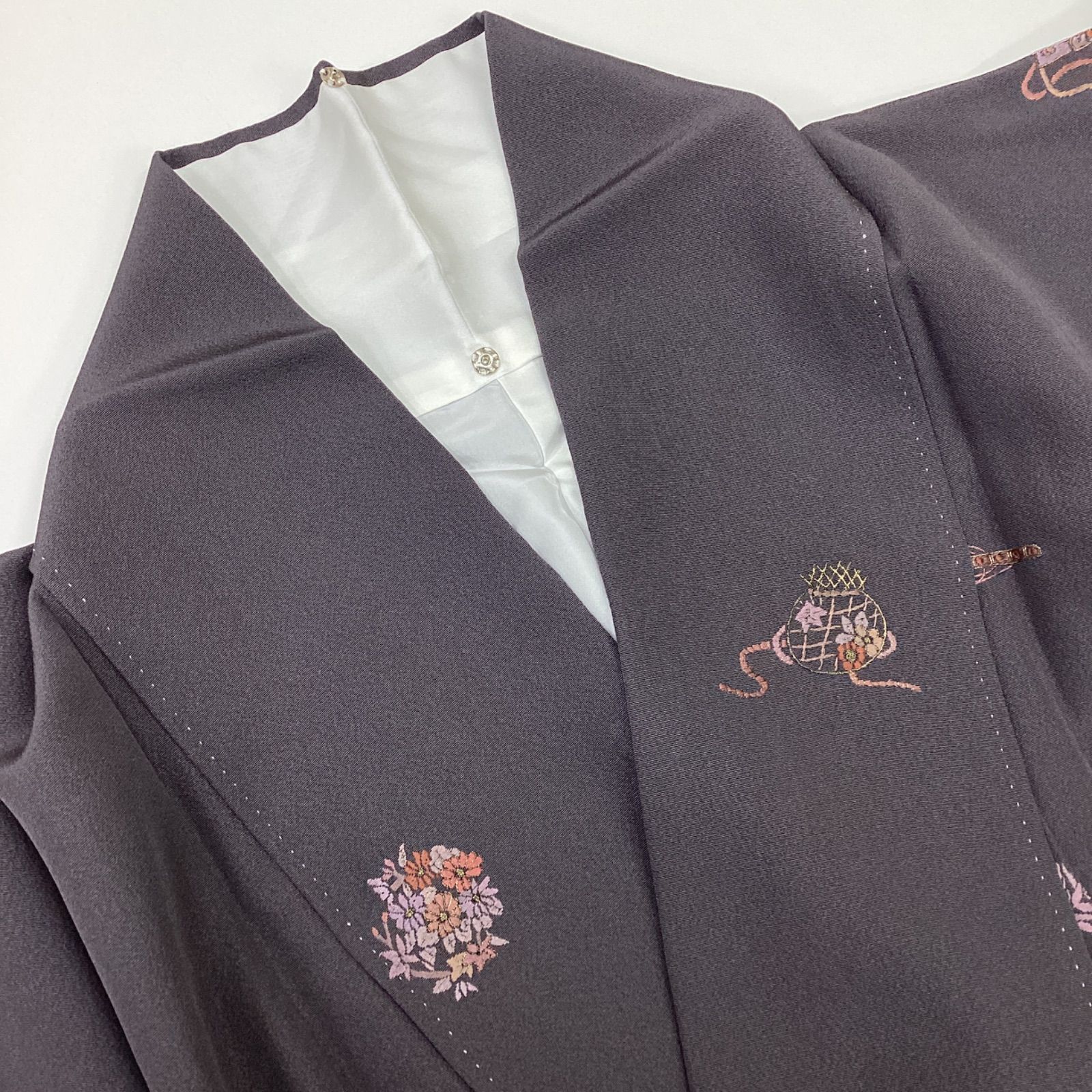 中古品 袷着物 飛び柄小紋 刺繍 ワイドサイズ 正絹R24 - メルカリ