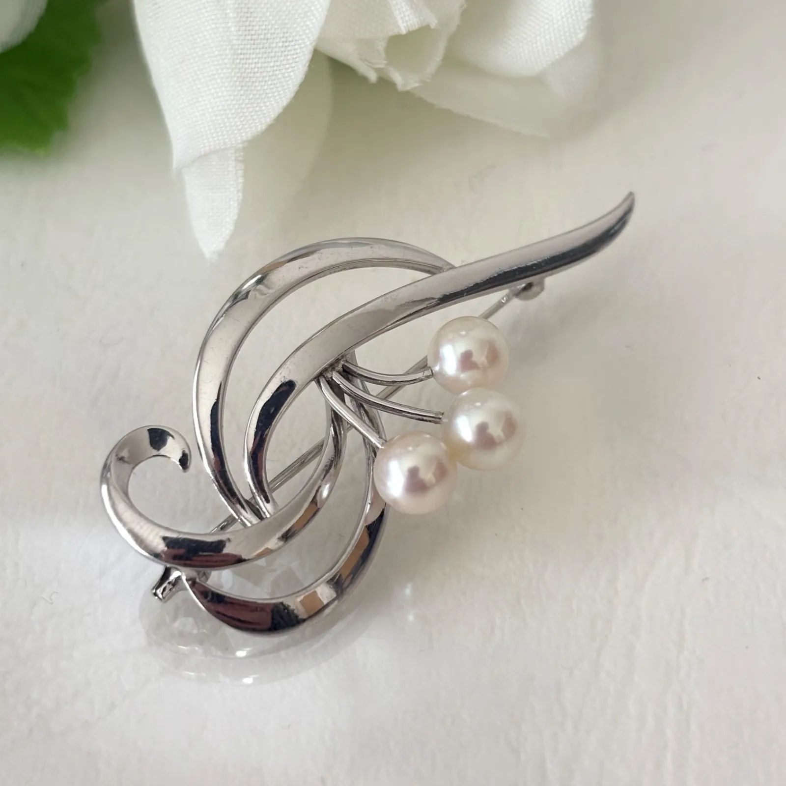 262【ミキモト】シルバー パール ブローチ - メルカリ