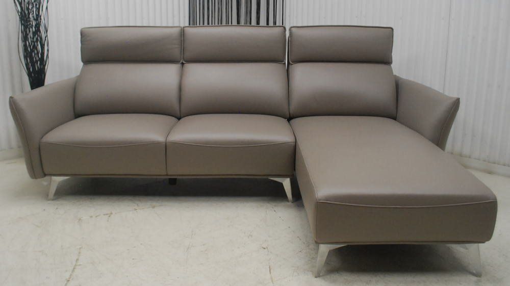 カウチソファー グレイ色