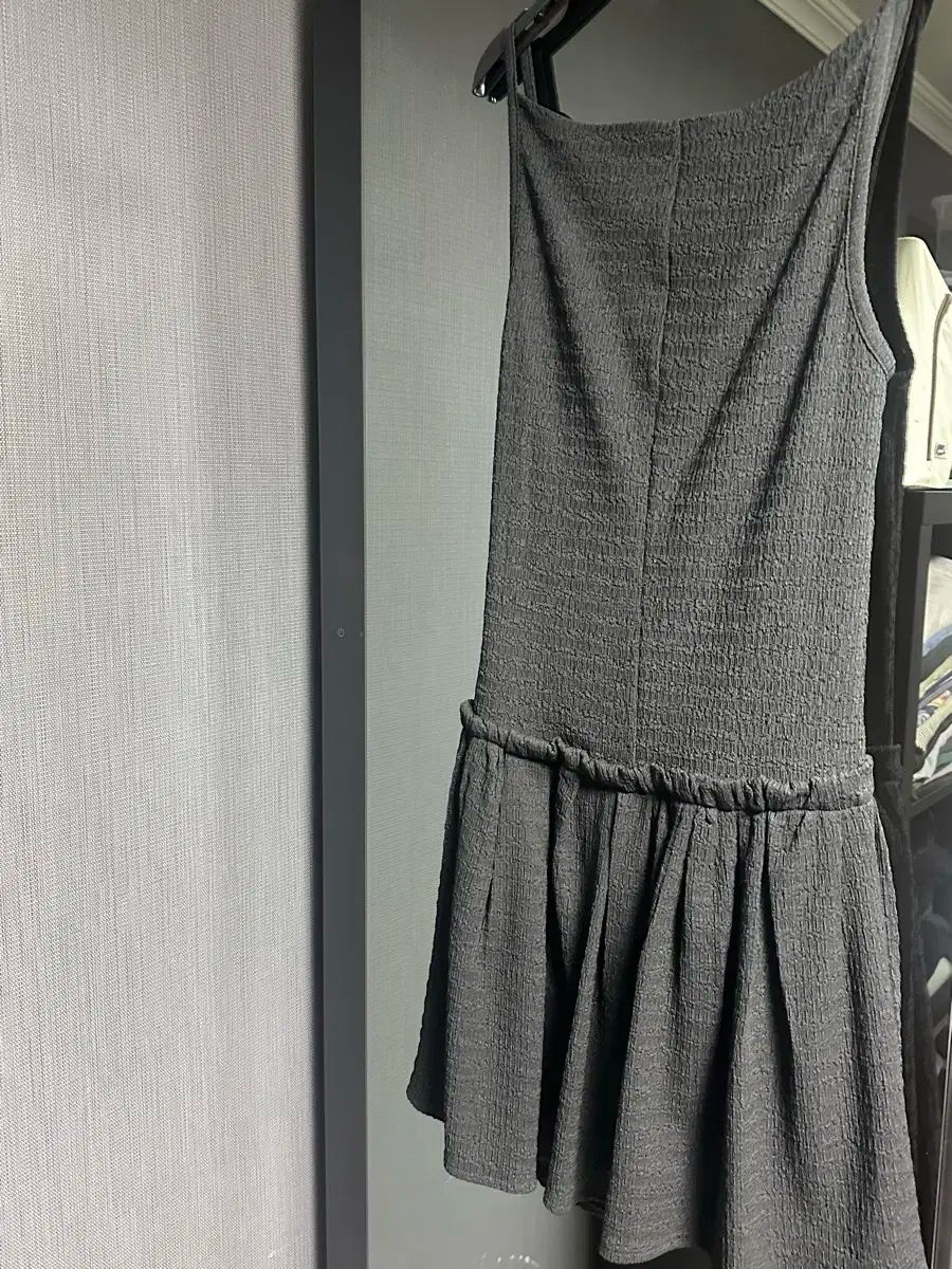 シヌーン ブラック