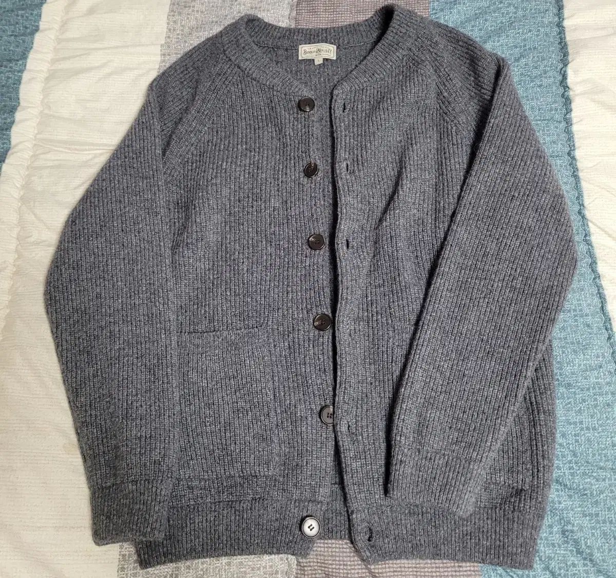 ブギホリデー ラムウール ラウンドネック カーディガン L
