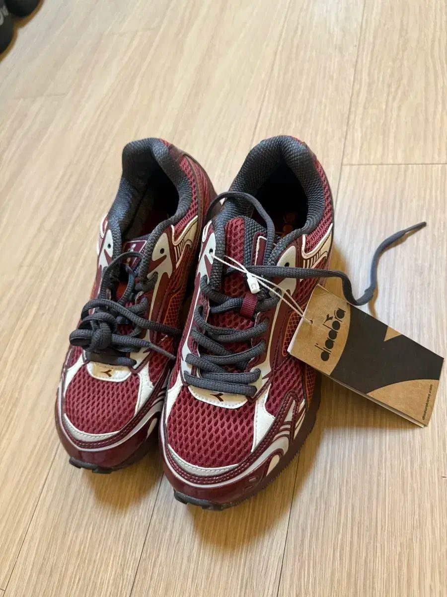 ディアドラ ヘリテージ レディース スニーカー ルーナ 240 mm