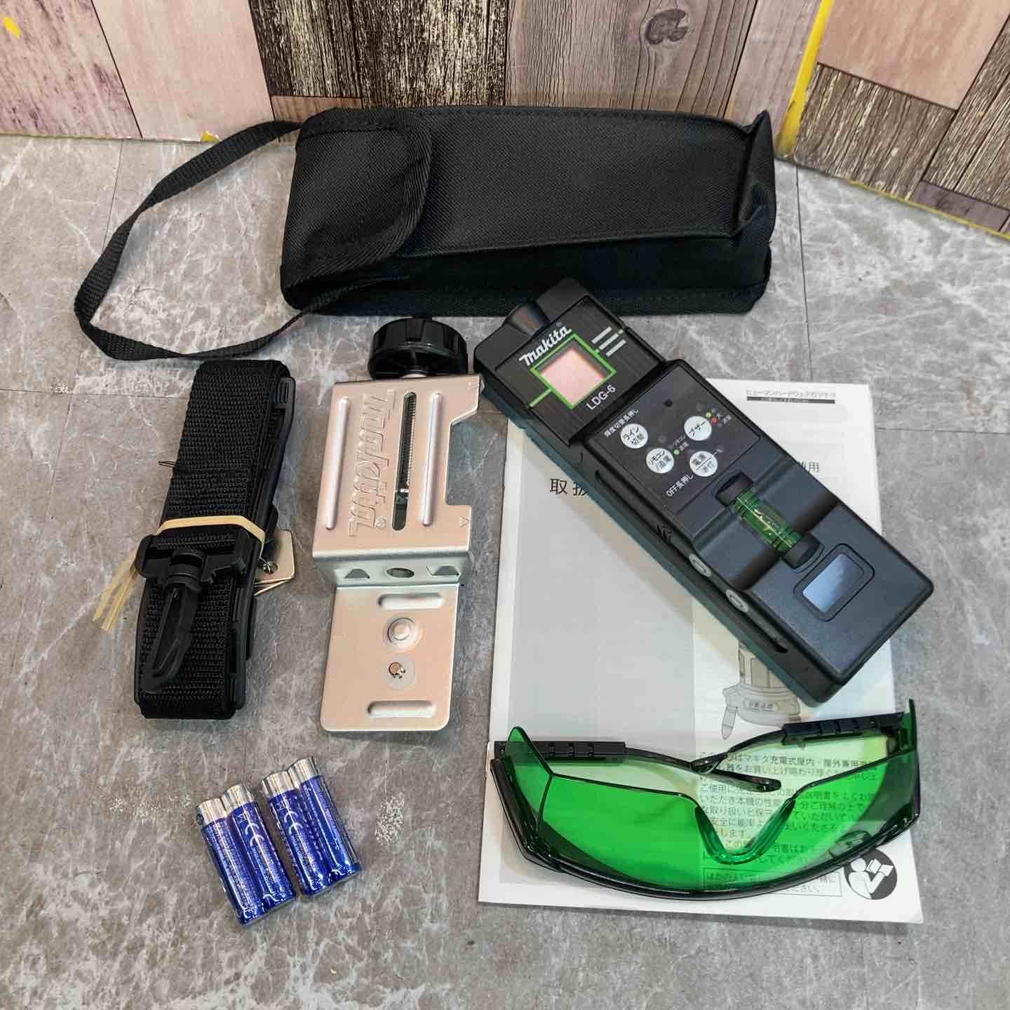 レーザー墨出し器