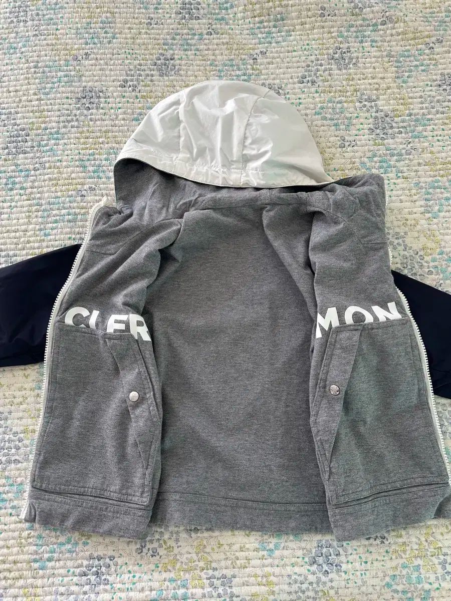  モンクレール 男の子 6 リバーシブル アウター その他 ジャケット ブルゾン