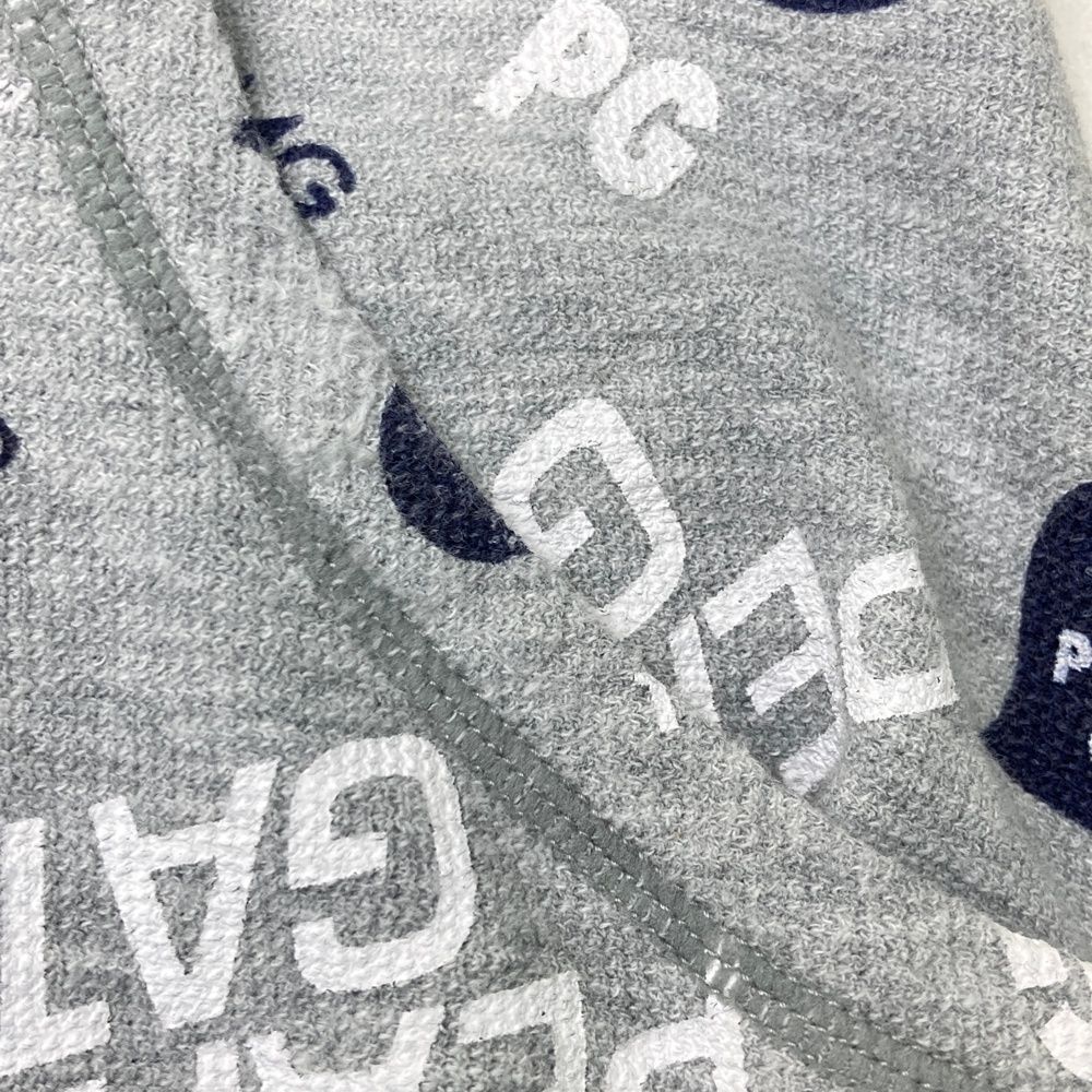 ロゴ総柄 グレー系