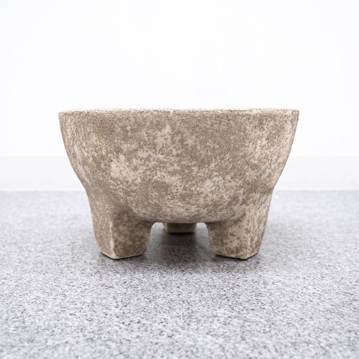  URBAN NATURE CULTURE アーバン ネイチャー カルチャー Pot on legs Modern Rustic ポットオンレッグ モダン ラスティック オブジェ 置物 セラミック 小物棚 置物 インテリア小物