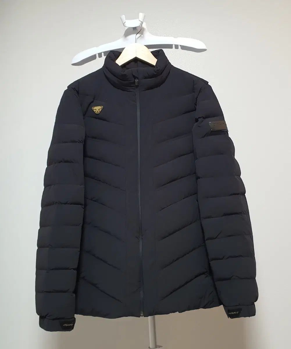 ディナフィット新モデル発熱軽量グースダウン 100サイズ ブラック