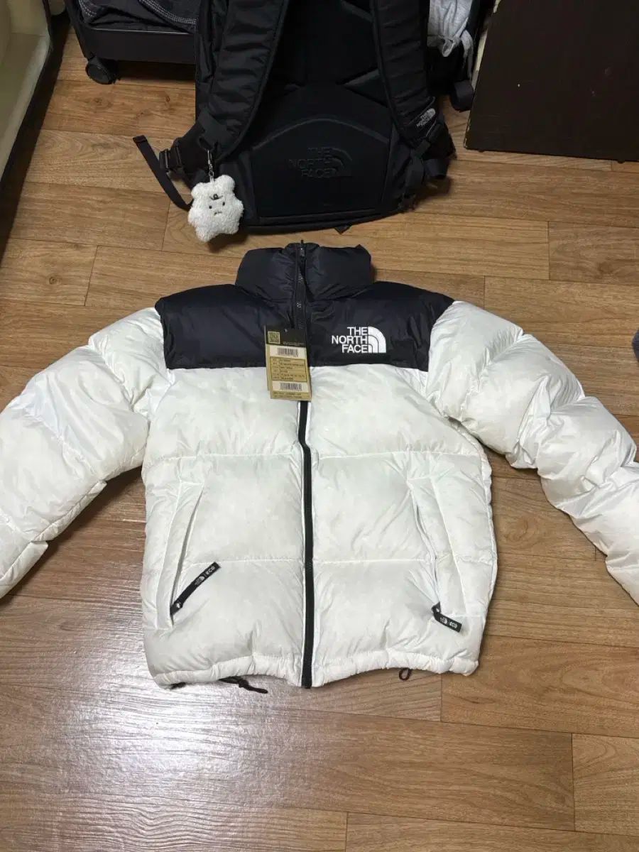 THE NORTH FACE ザノースフェイス 白 ショートダウン