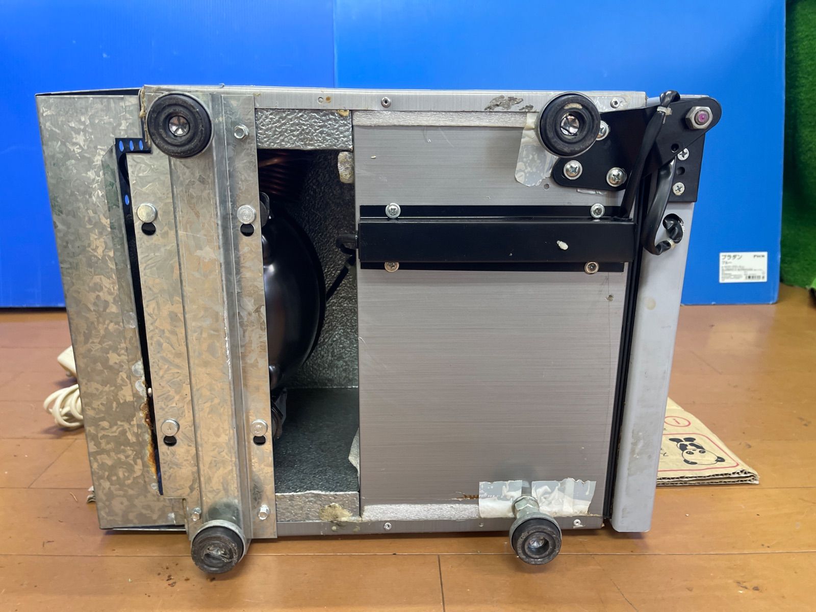 L771☆ハイネケン 冷蔵ショーケース IMBERA CCV24 C PA R6 100V 右開き