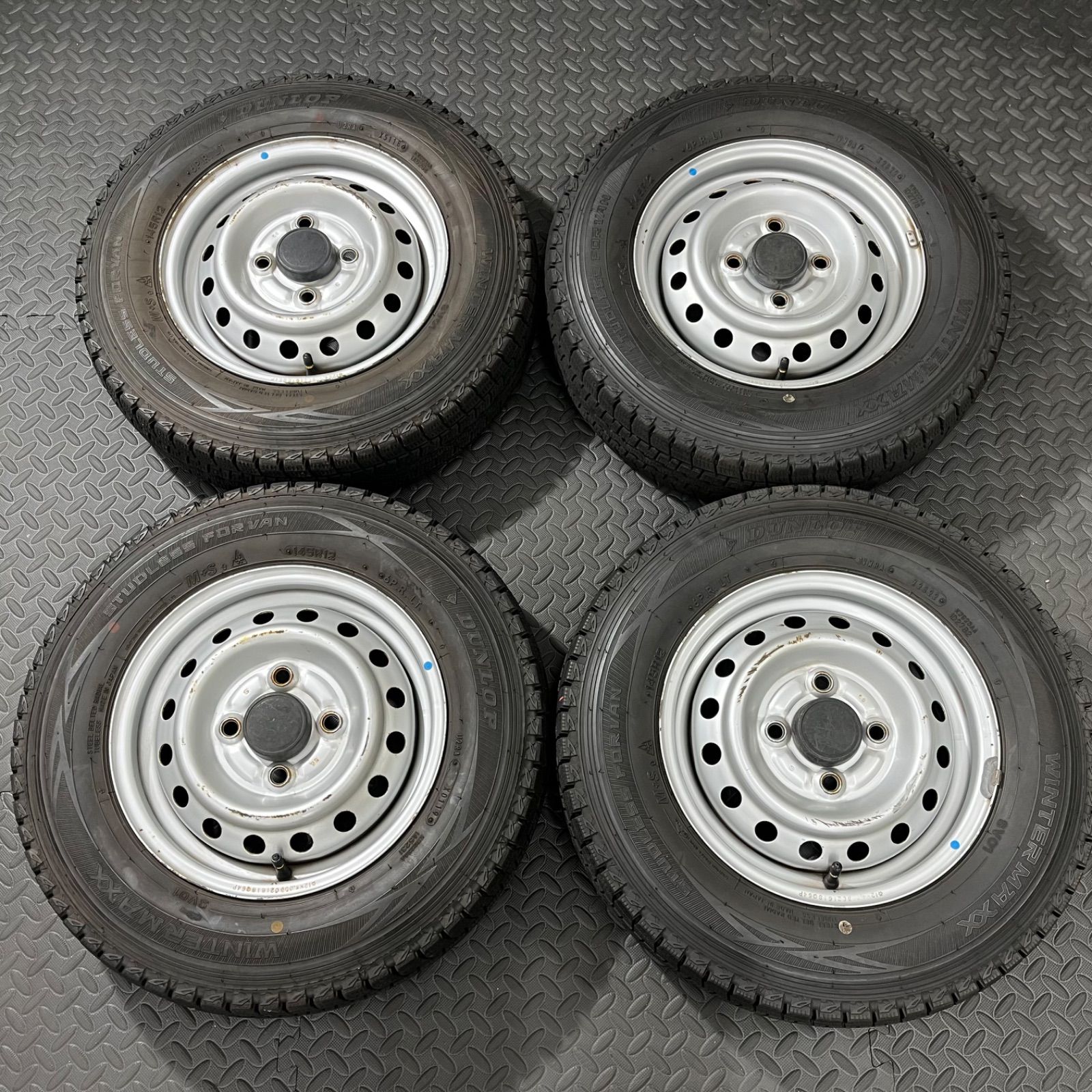 エブリー4WDで使用145R12 6PR ウインターMAX 2022年7部山 18〜22年製 145/R12 6PRLT ダンロップ ウインターマックスSV01 スズキ