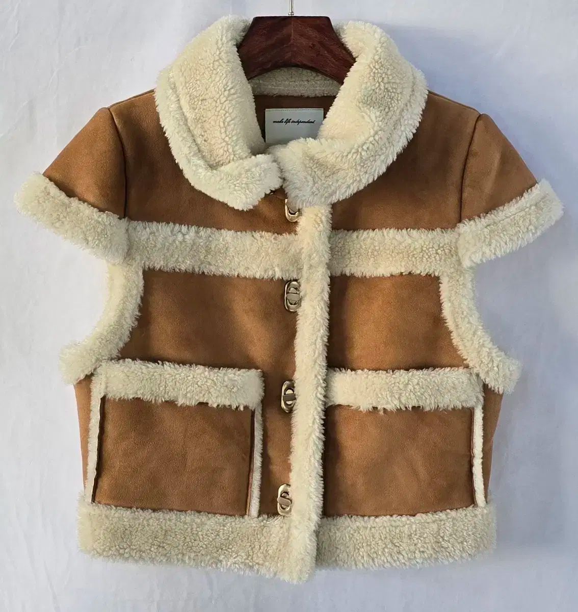 EGOIST フレンチスリーブ ショート丈 ムートン ベスト 55 キャメル