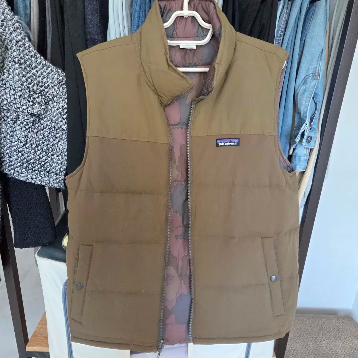 パタゴニア ブラウン カモフラ リバーシブル ダウン ベスト
