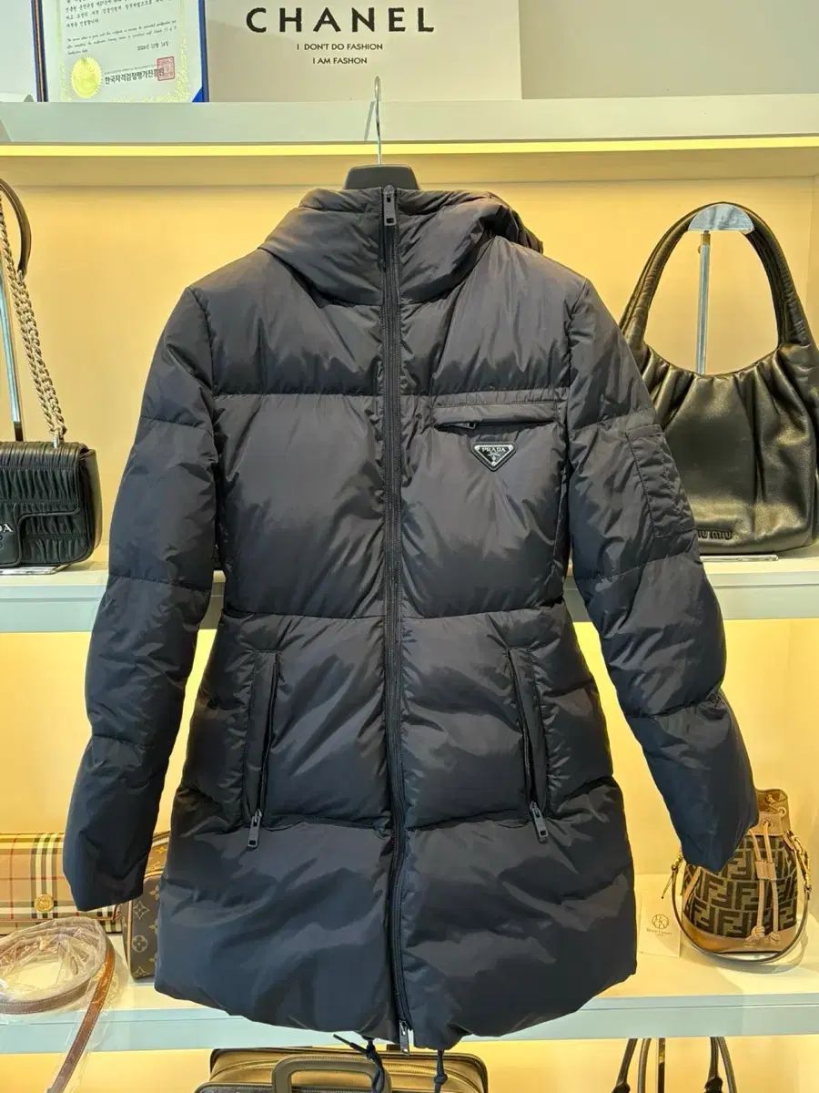 36size プラダ リナイロン ダウン