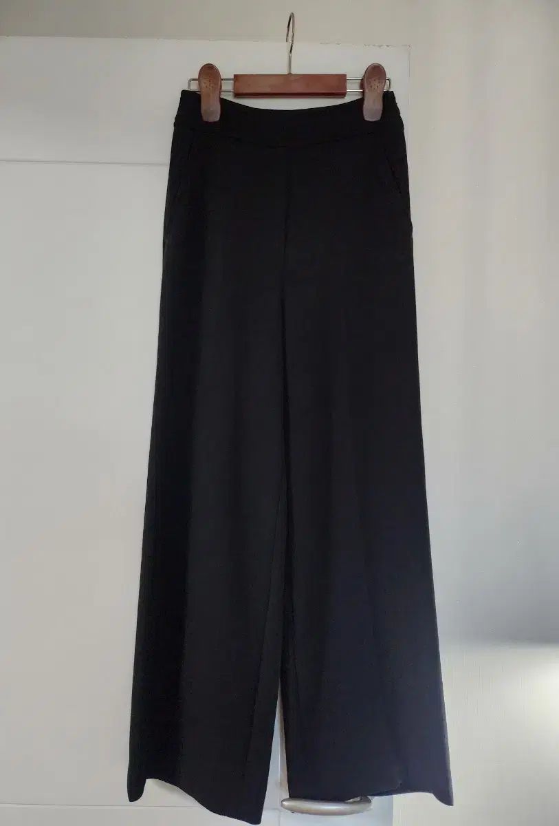 ブラック スラックス