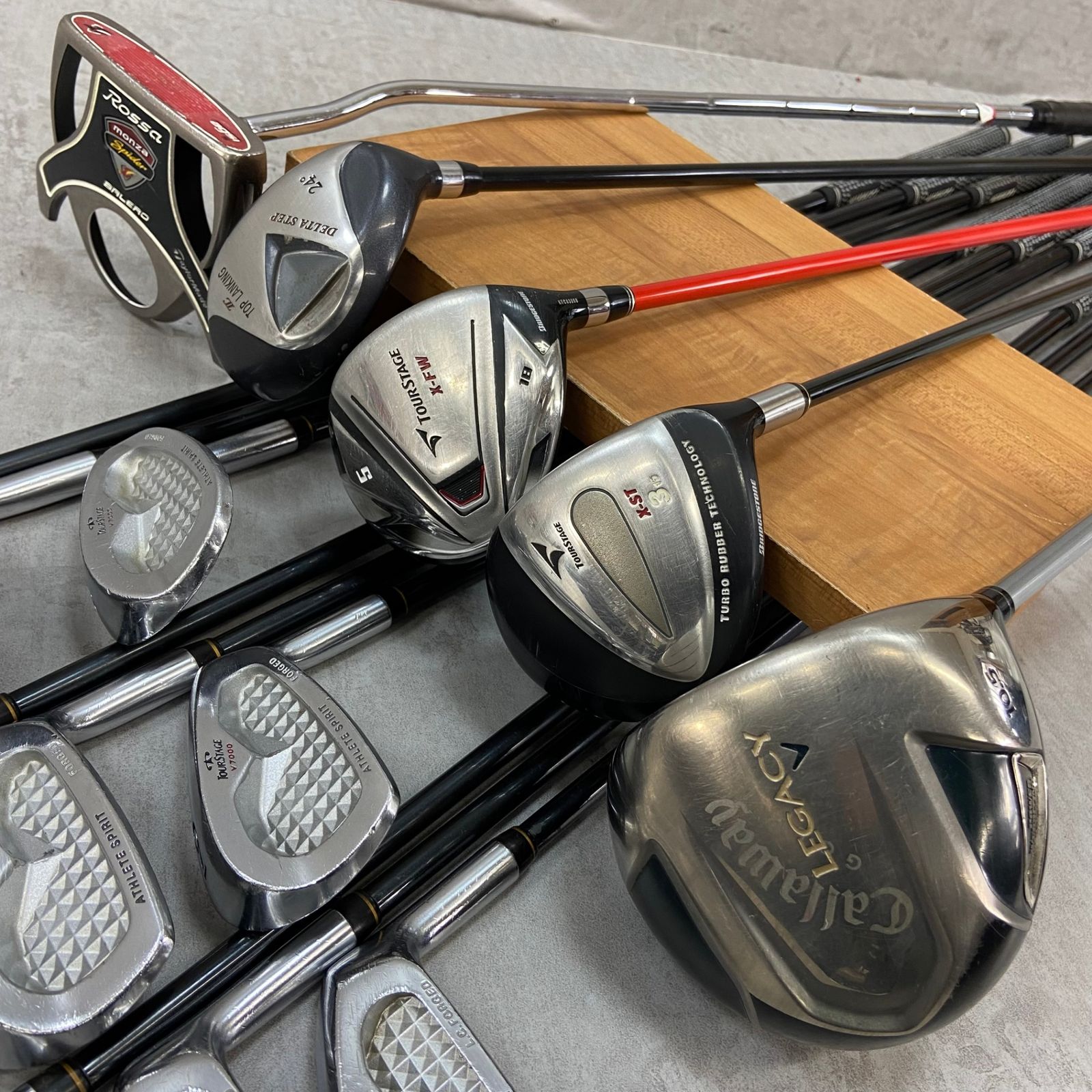 テーラーメイド、キャロウェイ、ツアーステージ、タイトリスト　メンズゴルフ キャロウェイ ツアーステージ メンズゴルフ クラブセット 14本 右利き