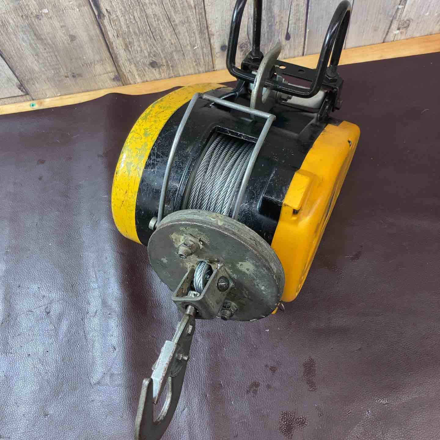 吊り下げ型ウィンチ